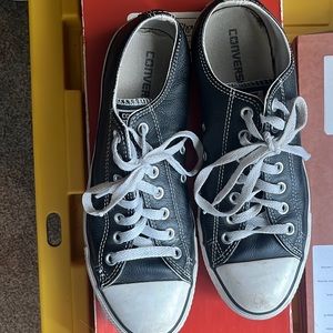 Black Leather converse Low top size 9M/11W